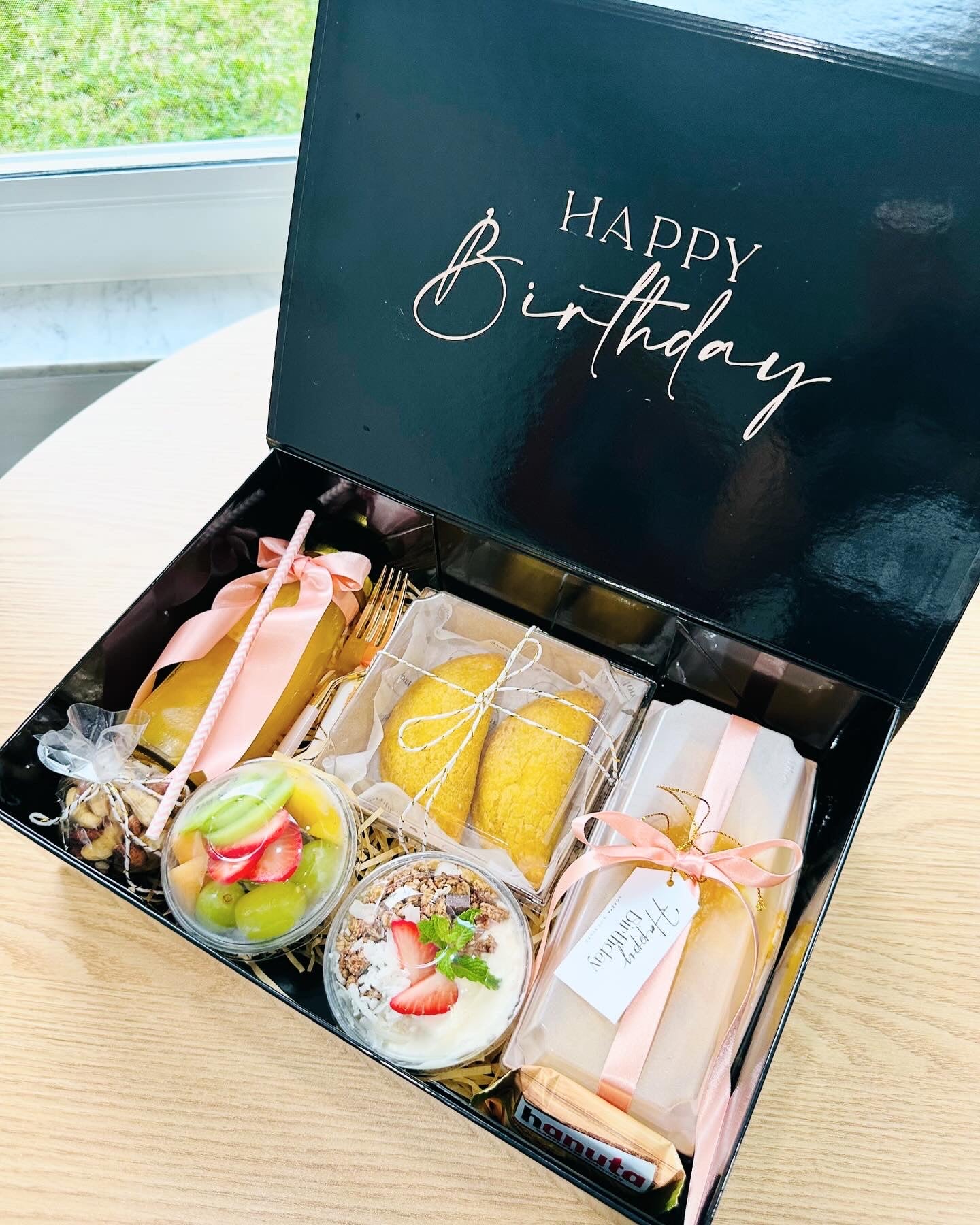 Bora Bora Breakfast Box