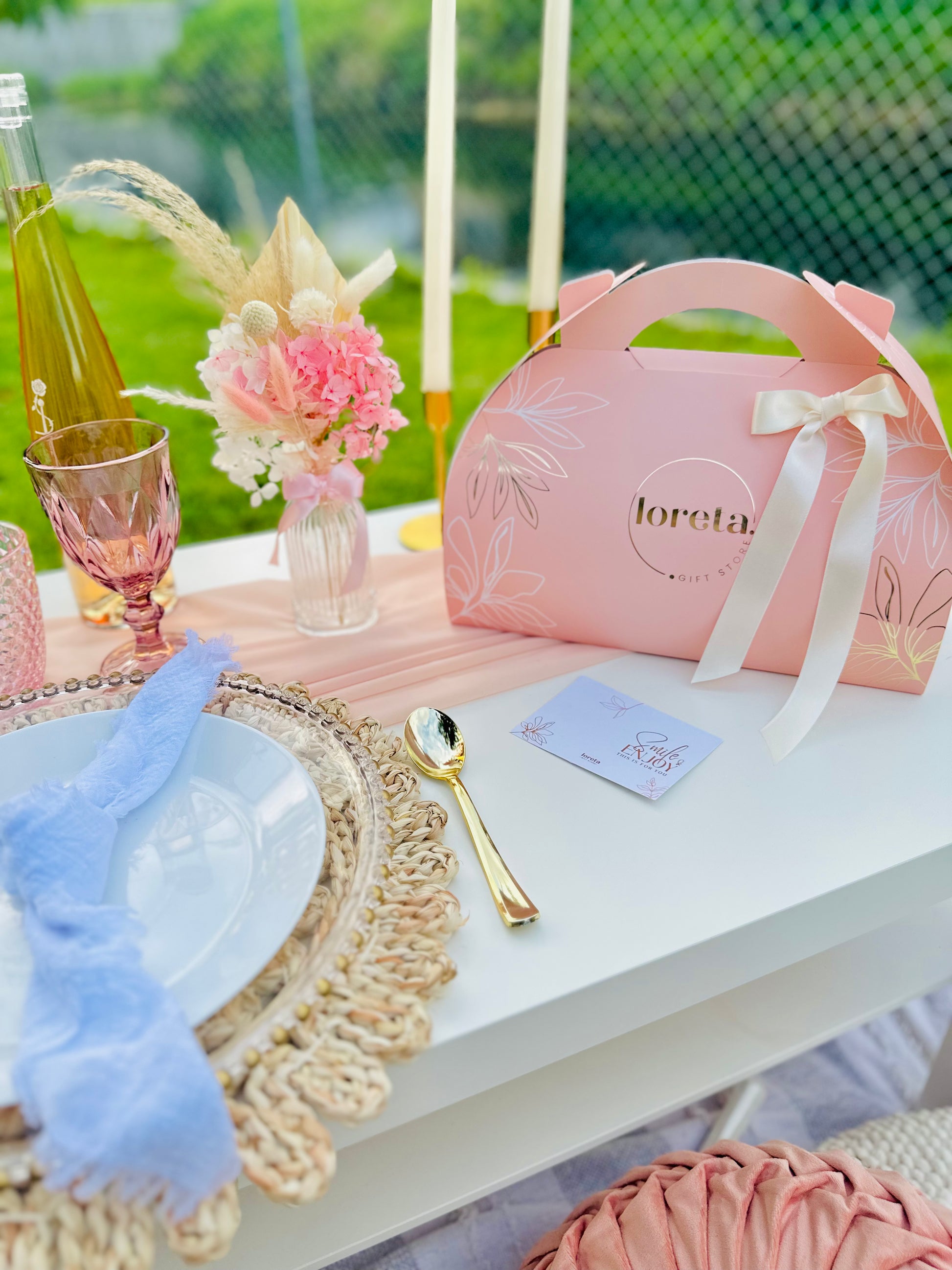 Breakfast gift box with fruit and coffee