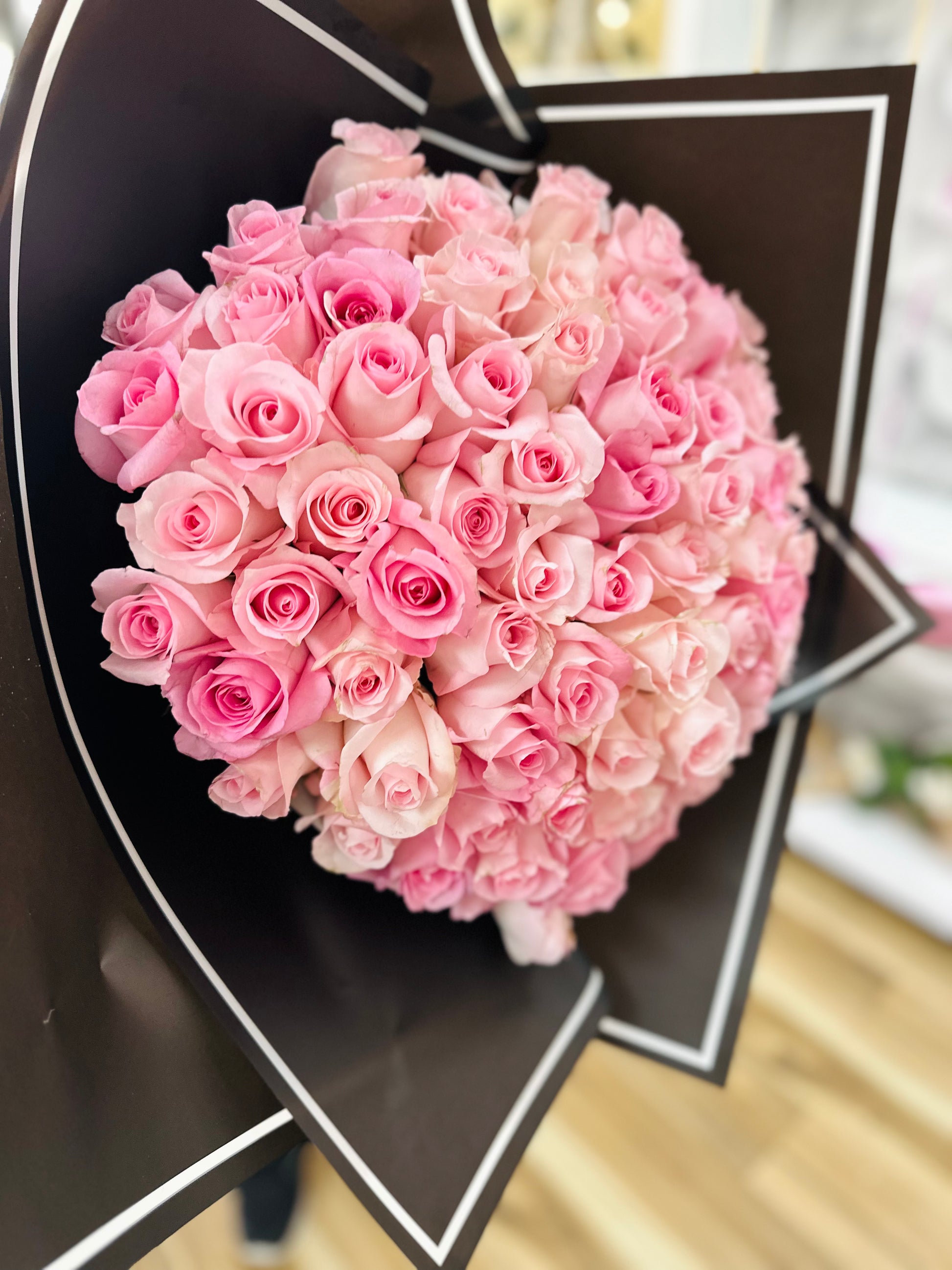 Long stem pink roses with fast delivery in Boca Raton