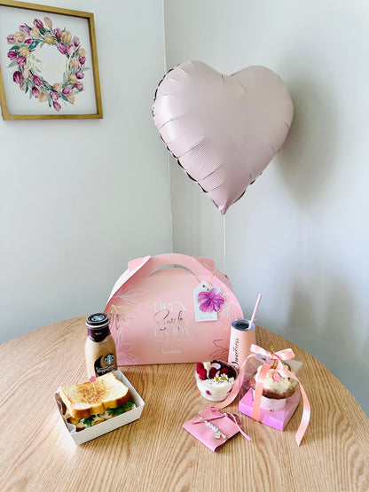 Surprise Breakfast – Box Edition for Mom